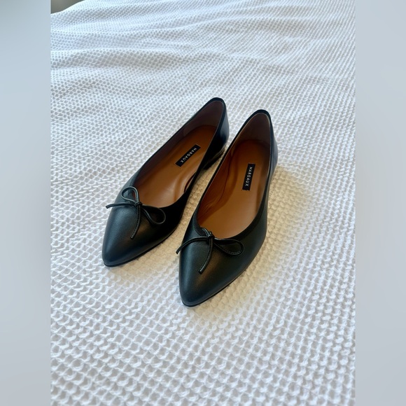Margaux the Pointe Black Flats - Picture 2 of 8
